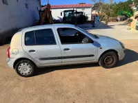 Usado Renault Clio Expression 60 CV (44 kW) 2002 Gris Utilitario