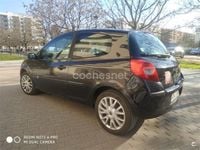 Usado Renault Clio II Dynamique 110 CV (80 kW) 2006 Negro Berlina