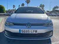 Usado VW Golf VIII Life 110 CV (80 kW) 2021 Blanco Familiar