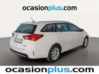 Usado Toyota Auris Touring Sports Active 132 CV (97 kW) 2014 Blanco Familiar