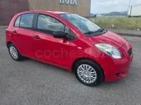 Usado Toyota Yaris 87 CV (63 kW) 2008 Rojo Utilitario