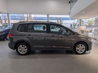 Usado VW Touran Business 115 CV (84 kW) 2021 Gris / plata Monovolumen