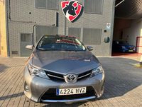 Usado Toyota Auris Advance 124 CV (91 kW) 2014 Gris / plata Berlina