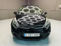 Usado Kia Rio 85 CV (62 kW) 2013 Negro Berlina