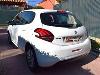 Usado Peugeot 208 Active 82 CV (60 kW) 2017 Blanco Utilitario