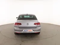 Usado VW Passat Business 150 CV (110 kW) 2020 Gris Berlina