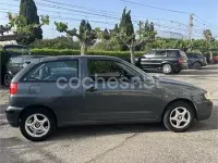 Usado Seat Ibiza 60 CV (44 kW) 2001 Gris / plata Utilitario