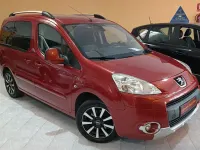 Usado Peugeot Partner Tepee Premium 112 CV (82 kW) 2011 Granate Monovolumen