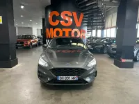 Usado Ford Focus ST-Line 120 CV (88 kW) 2022 Gris Utilitario