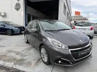 Usado Peugeot 208 Style 82 CV (60 kW) 2019 Gris / plata Utilitario