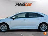 Usado Toyota Corolla Active 125 CV (91 kW) 2022 Blanco Berlina