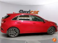 Usado Kia Ceed Style 100 CV (73 kW) 2023 Rojo Utilitario
