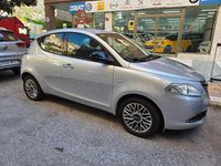 Usado Lancia Ypsilon Silver 69 CV (50 kW) 2012 Gris / plata Utilitario