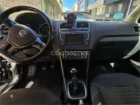 Usado VW Polo Advance 90 CV (66 kW) 2014 Negro Berlina