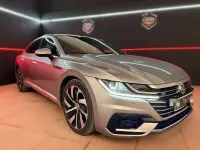 Usado VW Arteon R-line 150 CV (110 kW) 2018 Gris Utilitario
