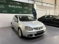 Usado VW Golf IV Trendline 102 CV (75 kW) 2005 Gris Utilitario