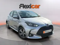 Usado Toyota Yaris Hybrid Active 116 CV (85 kW) 2025 Gris Berlina