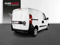 Usado Fiat Doblò 90 CV (66 kW) 2022 Blanco Monovolumen