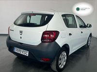 Usado Dacia Sandero Acces 73 CV (53 kW) 2018 Blanco Berlina