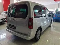 Usado Peugeot TePee Active 99 CV (72 kW) 2017 Plateado Van