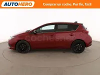 Usado Toyota Auris Active 116 CV (85 kW) 2018 Rojo Berlina