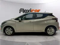 Usado Nissan Micra Acenta 92 CV (67 kW) 2022 Gris Utilitario