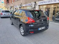 Usado Peugeot 3008 Premium 110 CV (80 kW) 2010 Negro Familiar
