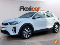 Usado Kia Stonic 84 CV (61 kW) 2022 Blanco SUV