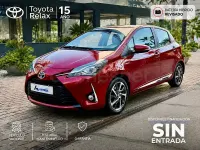 Usado Toyota Yaris Hybrid Advance 100 CV (73 kW) 2017 Granate Berlina