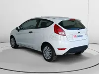 Usado Ford Fiesta Trend 75 CV (55 kW) 2015 Blanco Utilitario