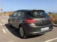 Usado Opel Astra Selective 110 CV (80 kW) 2015 Gris / plata Berlina