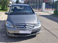 Usado Mercedes B200 140 CV (102 kW) 2006 Beige Monovolumen