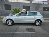 Usado Opel Astra Edition 110 CV (80 kW) 2009 Gris / plata Berlina