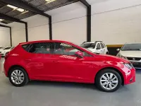Usado Seat Leon Reference 105 CV (77 kW) 2014 Rojo Berlina