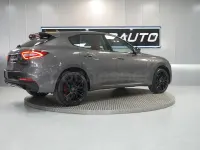 Usado Maserati Levante 350 CV (257 kW) 2019 Gris / plata SUV
