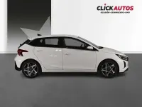 Usado Hyundai i20 101 CV (74 kW) 2025 Blanco Utilitario