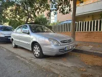 Usado Citroën Xsara 90 CV (66 kW) 2002 Gris / plata Berlina