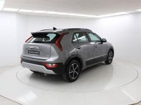 Usado Kia Niro 141 CV (103 kW) 2024 Gris / plata SUV
