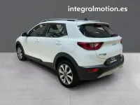 Usado Kia Stonic 100 CV (73 kW) 2022 Blanco SUV