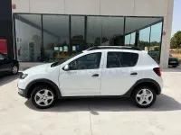Usado Dacia Sandero Stepway 90 CV (66 kW) 2015 Blanco Berlina