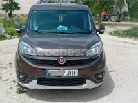 Usado Fiat Doblò Trekking 120 CV (88 kW) 2015 Marrón Monovolumen