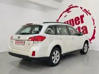 Usado Subaru Outback Sport 150 CV (110 kW) 2011 Blanco Familiar