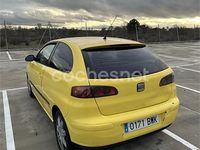 Usado Seat Ibiza Sport 130 CV (95 kW) 2002 Amarillo Berlina