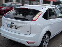 Usado Ford Focus Trend 109 CV (80 kW) 2009 Blanco Berlina