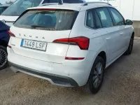 Usado Skoda Kamiq Ambition 110 CV (80 kW) 2021 Blanco SUV