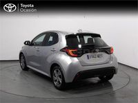 Usado Toyota Yaris Hybrid Active 116 CV (85 kW) 2025 Gris / plata Berlina