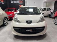 Usado Peugeot 107 54 CV (39 kW) 2008 Blanco Utilitario