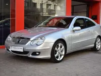 Usado Mercedes C220 Sport Edition 150 CV (110 kW) 2007 Plateado Coupe