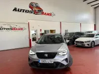 Usado Seat Arona Style Plus 110 CV (80 kW) 2022 Gris / plata SUV