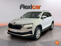 Usado Skoda Karoq Selection 150 CV (110 kW) 2024 Blanco SUV